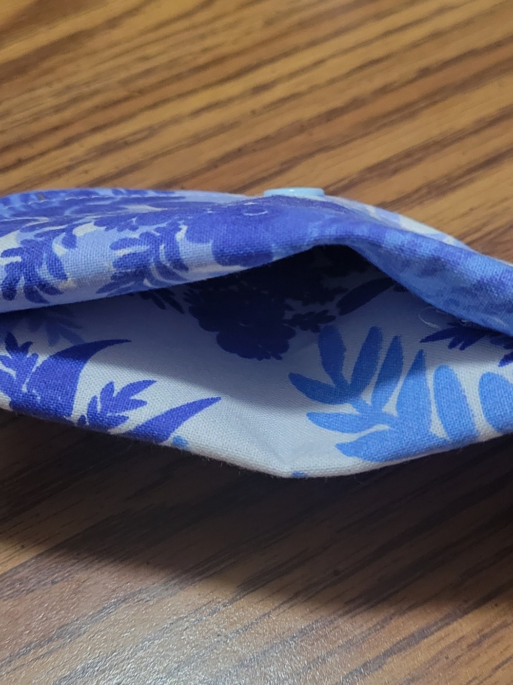 Compact Blue Floral Card Wallet - Picture 3 of 4